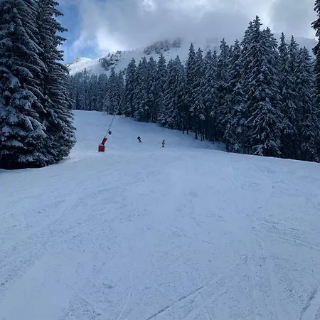 Le Britania La Tania